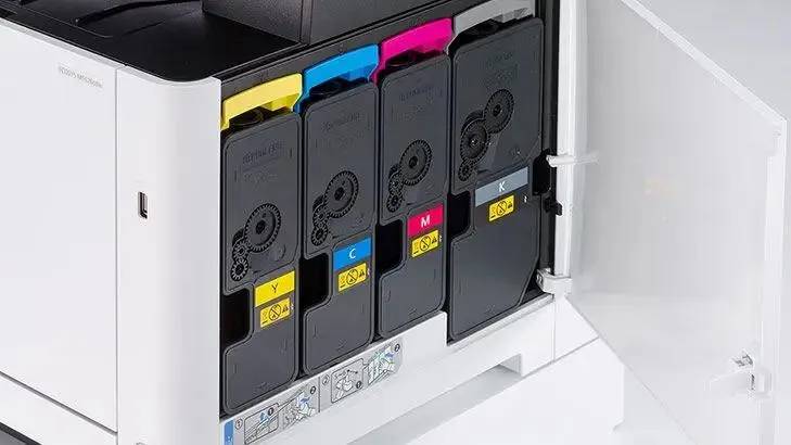 картинка МФУ лазерный Kyocera M5526cdw, цветной (1102R73NL0\1102R73NL1) от магазина КомпьютерЦентр