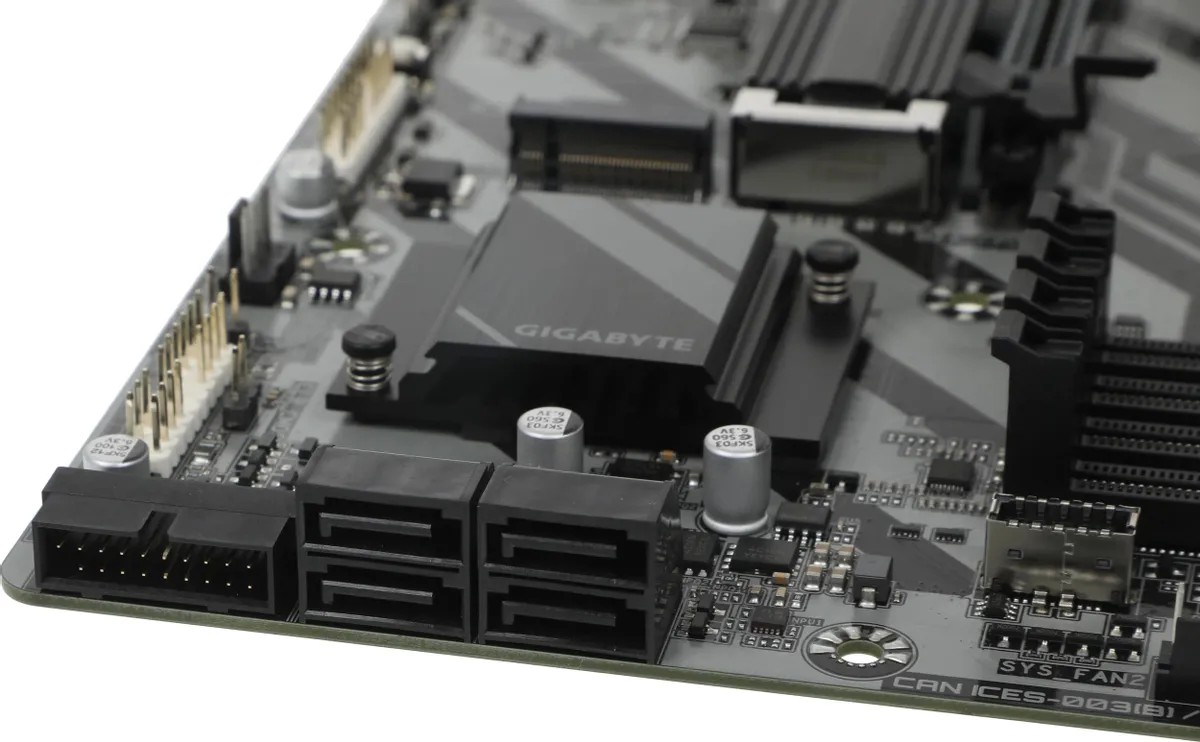 картинка Материнская плата Gigabyte B650M D3HP; 4xDDR5; AM5; AMD B650; 2xM.2; 2.5Gb LAN; 1xHDMI+2xDP, micro-ATX от магазина КомпьютерЦентр