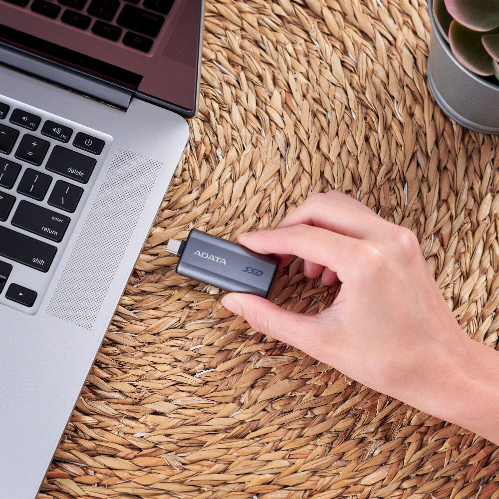 картинка SSD внешний 500 Гб AData SC750 Grey Portable USB3.2 Gen2 (SC750-500G-CCBK) от магазина КомпьютерЦентр