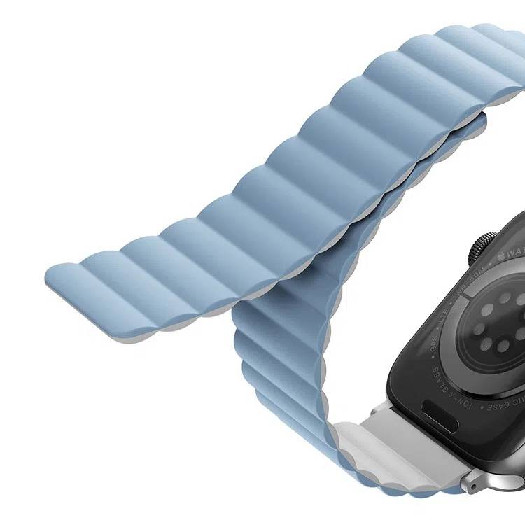 картинка Ремень силиконовый Uniq REVIX для Apple Watch 49/ 45/ 44/ 42, цвет белый/ голубой (WHITE/ BLUE) от магазина КомпьютерЦентр