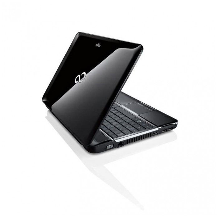 картинка Ноутбук Fujitsu LifeBook AH531MRTQ (AH531MRTQ5RU) от магазина КомпьютерЦентр