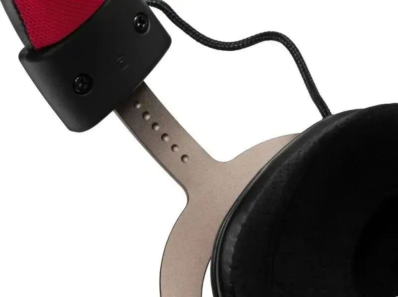 картинка Гарнитура Defender Zeus X RGB объемный звук 7.1 USB черный (70550) от магазина КомпьютерЦентр