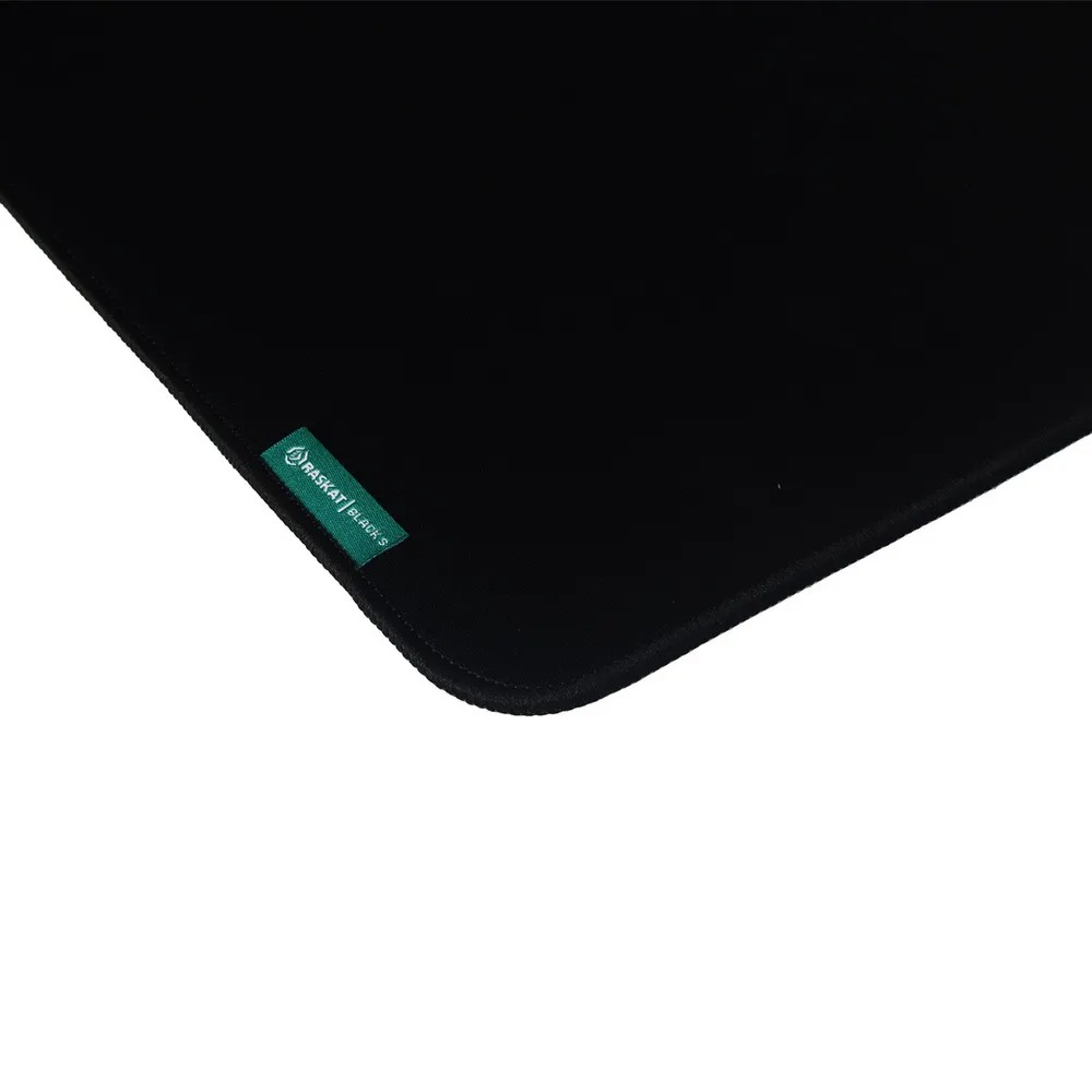 картинка Коврик для мышки Raskat Black S (350*300, резина+ткань, прошитый край) от магазина КомпьютерЦентр