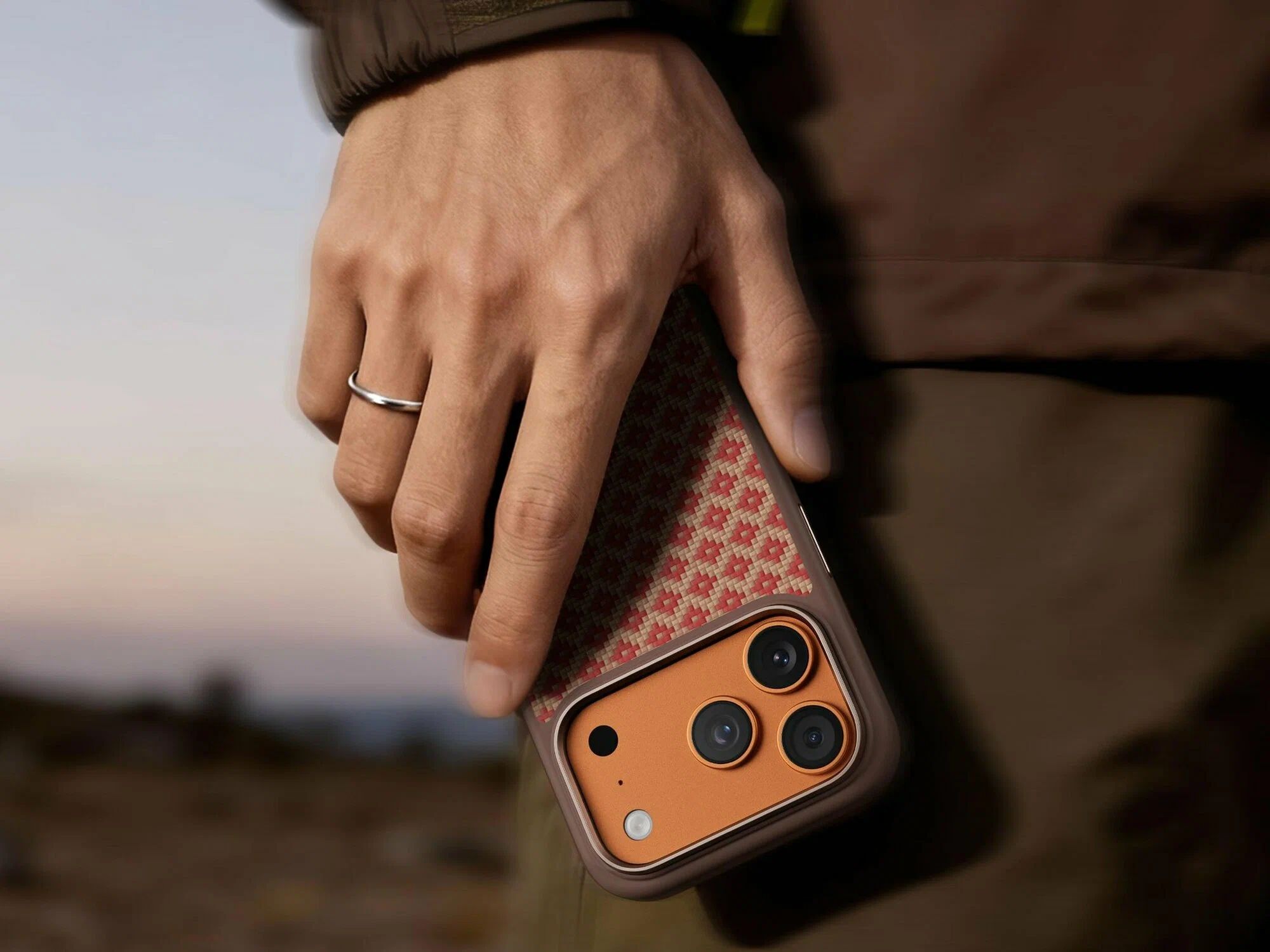 картинка Чехол Benks ArmorGrid Case built with Kevlar для iPhone 17 Pro 6.3'', цвет ярко оранжевый (Fortune Orange) от магазина КомпьютерЦентр
