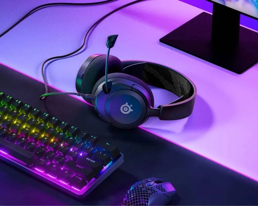 картинка Игровая гарнитура SteelSeries Arctis Nova 1, черный (61606) от магазина КомпьютерЦентр