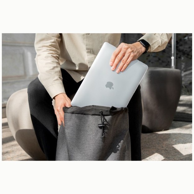 картинка Чехол Uniq CLARO для MacBook AIR 15'' M2 -2023г., цвет матовый прозрачный (Matte Clear) MA15(2023)-CLAROMCLR от магазина КомпьютерЦентр