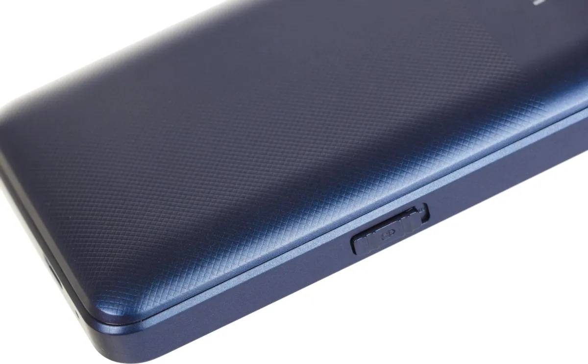 картинка Телефон мобильный Philips Xenium E207 2.31'' TFT Blue от магазина КомпьютерЦентр