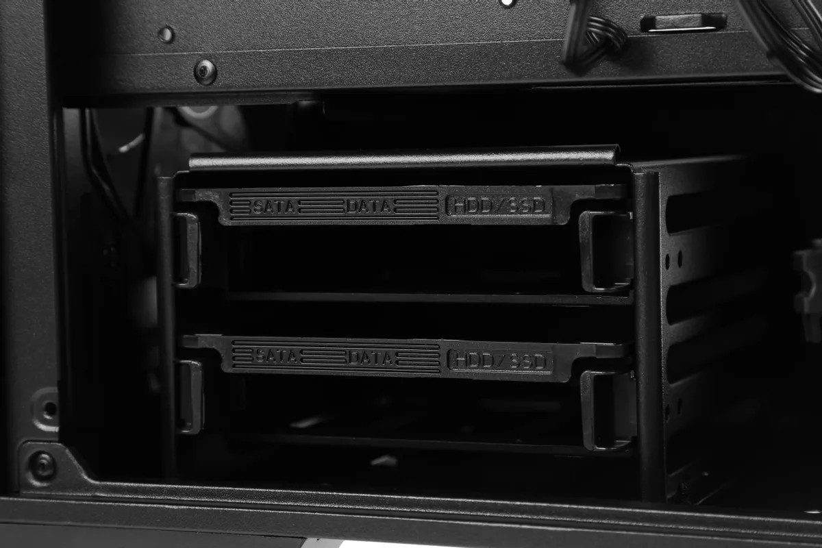 картинка Корпус MSI MAG Forge 120A черный без БП ATX, 306-7G23A21-809 от магазина КомпьютерЦентр