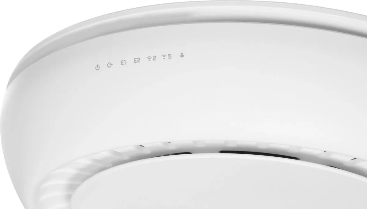 картинка Точка доступа MikroTik CAP XL ac (RBcAPGi-5acD2nD-XL) AC1200 10/ 100/ 1000BASE-TX белый от магазина КомпьютерЦентр