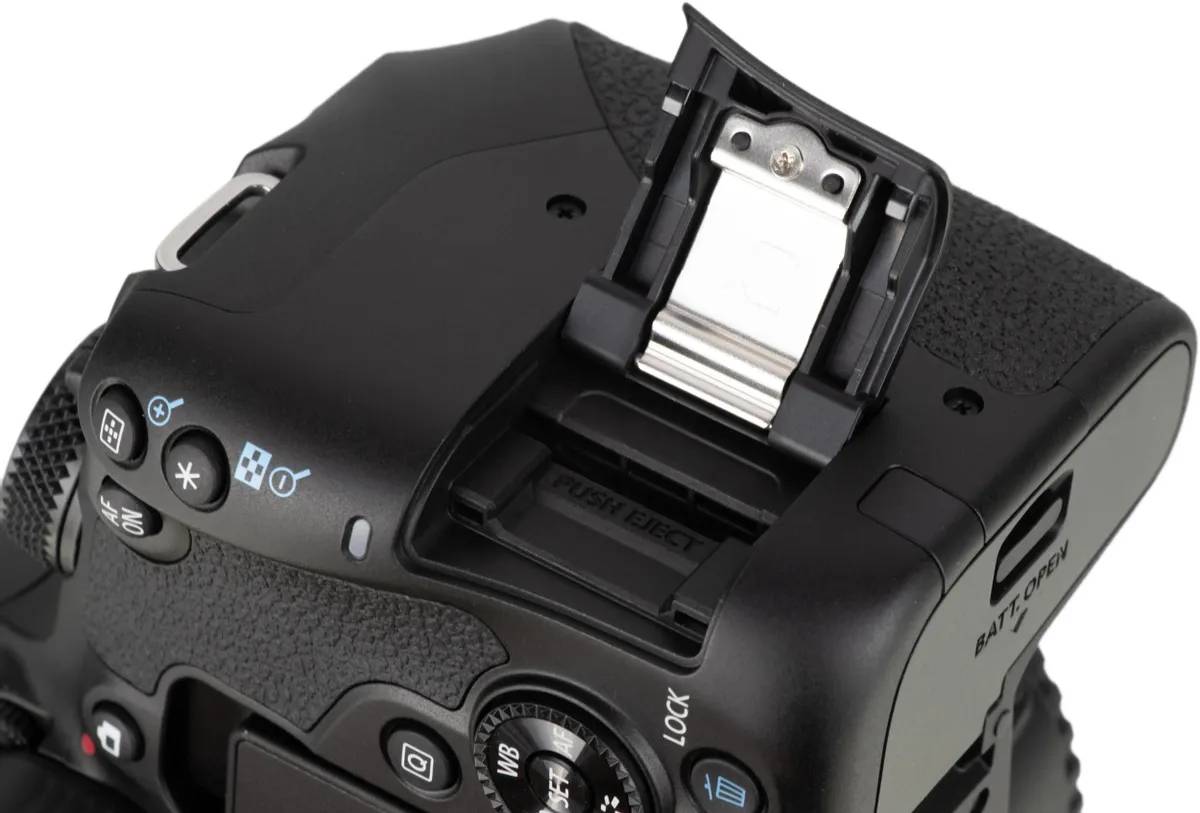 картинка Зеркальная камера Canon EOS 850D Body Black от магазина КомпьютерЦентр