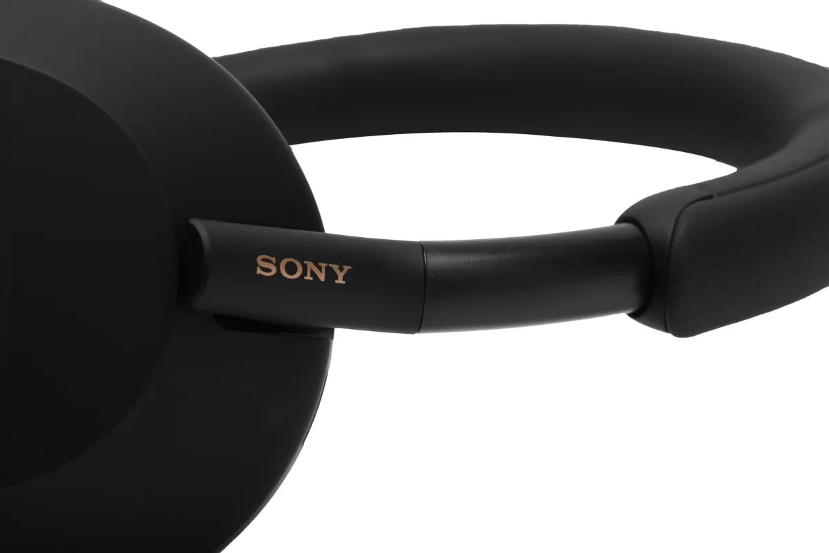 картинка Беспроводные/ проводные наушники Sony WH-1000XM5 Black от магазина КомпьютерЦентр