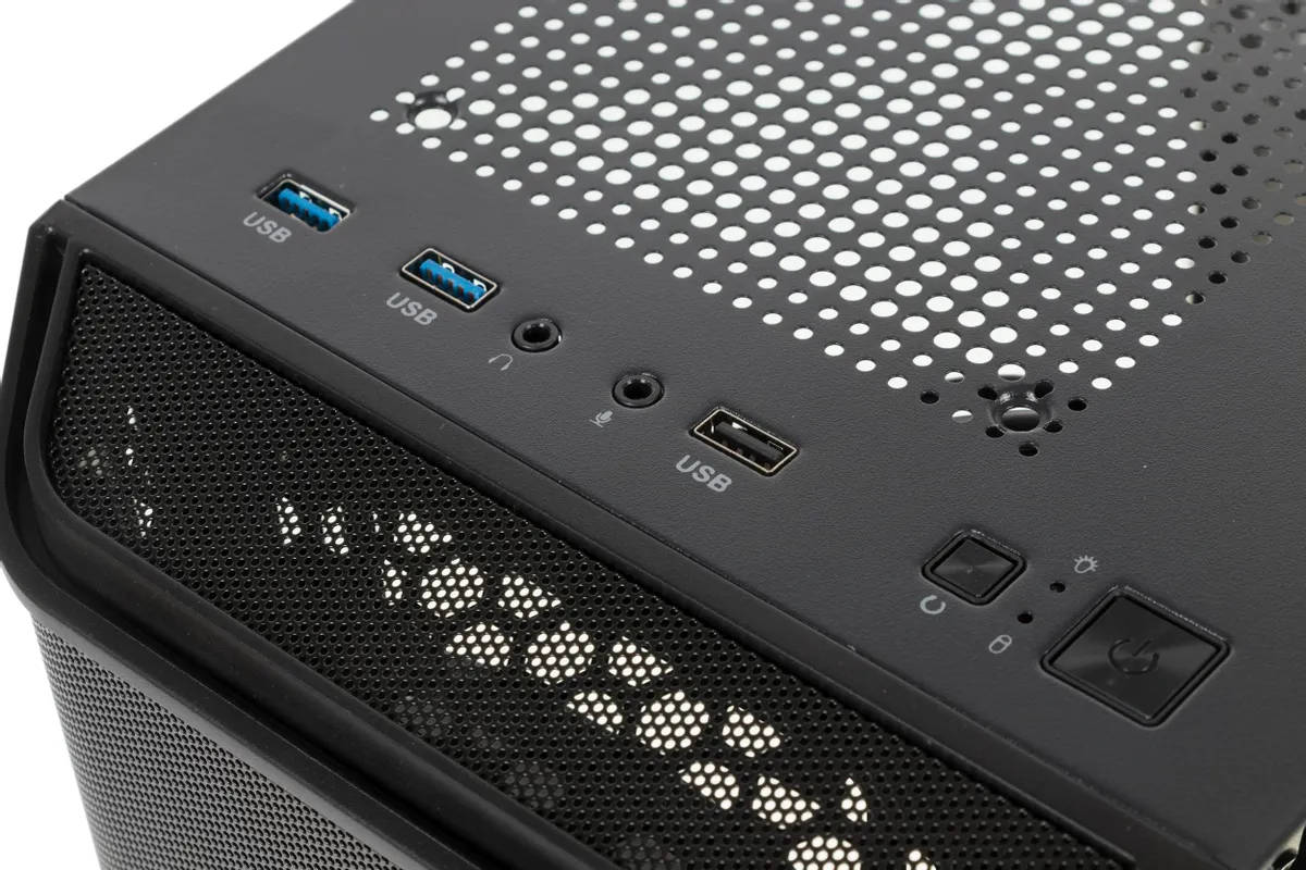 картинка Корпус Aerocool Quantum Mesh-G-BK-v2 черный без БП ATX, ACCM-PV31033.11 от магазина КомпьютерЦентр