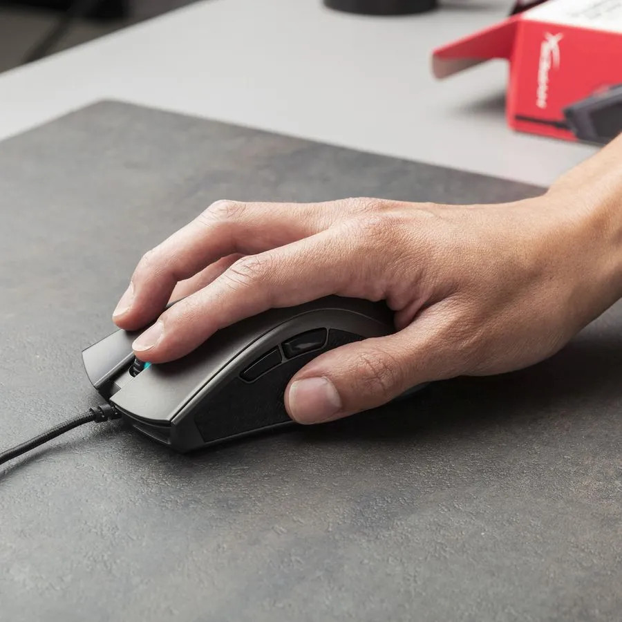 картинка Мышь HyperX Pulsefire FPS Pro черная (4P4F7AA) от магазина КомпьютерЦентр