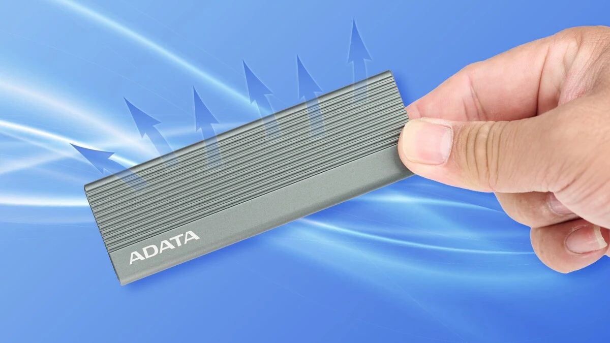картинка Карман для HDD/ SSD AData External SSD Enclosure EC680 USB 3.2 Gen2, M.2, NVMe/ SATA, RGB, Titanium Grey, RTL (EC680-CCGY) от магазина КомпьютерЦентр
