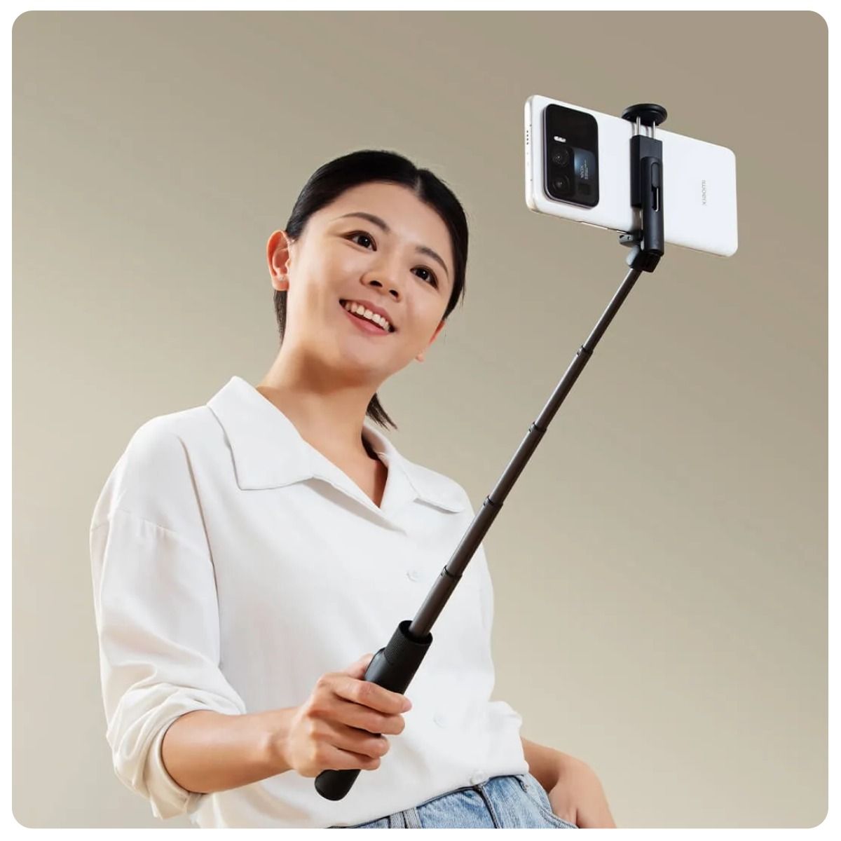 картинка Монопод-трипод Xiaomi Selfie Stick Tripod XMZJZPG02YM Black (BHR9436CN) от магазина КомпьютерЦентр