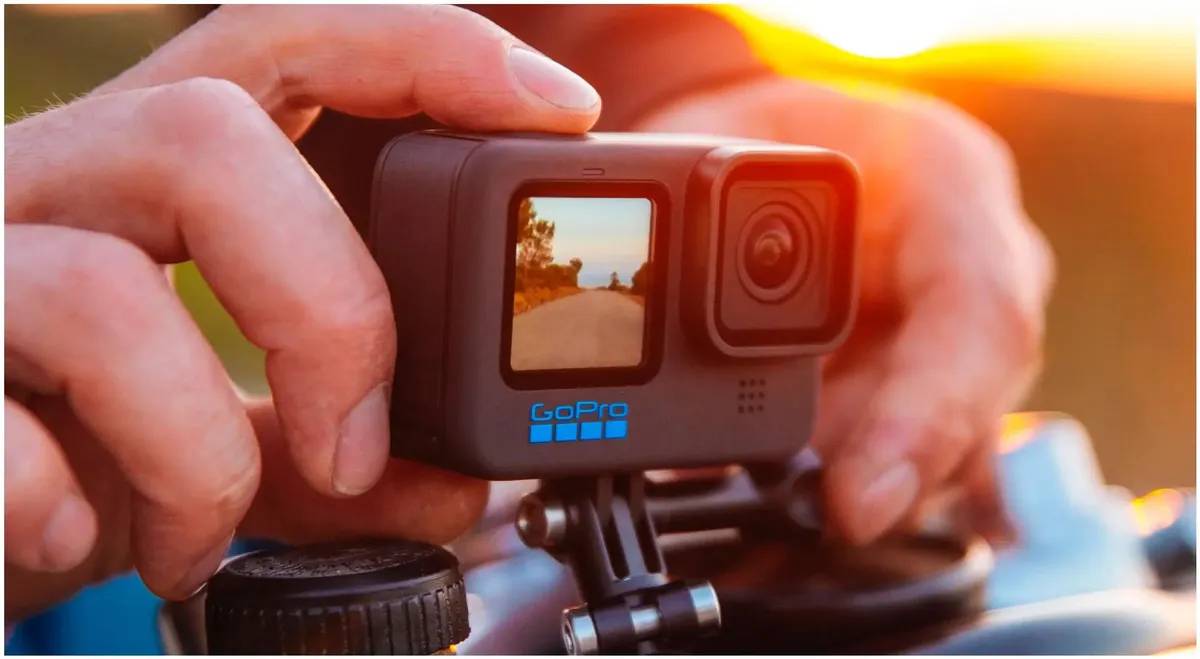 картинка Экшн-камера GoPro Hero 10 Black CHDHX-102-RT от магазина КомпьютерЦентр