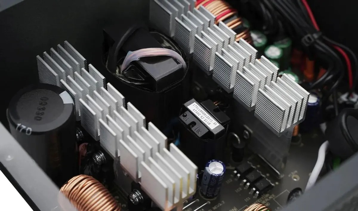 картинка Блок питания Deepcool ATX 450W PF450 V2, RTL, R-PF450D-HA0B-WDEU от магазина КомпьютерЦентр