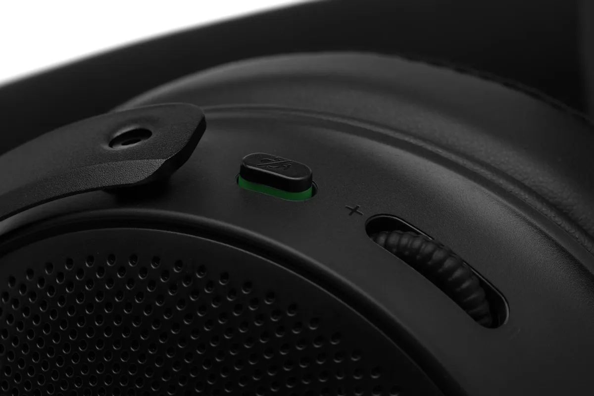 картинка Гарнитура Razer Kraken V3 USB (RZ04-03770200-R3M1) от магазина КомпьютерЦентр