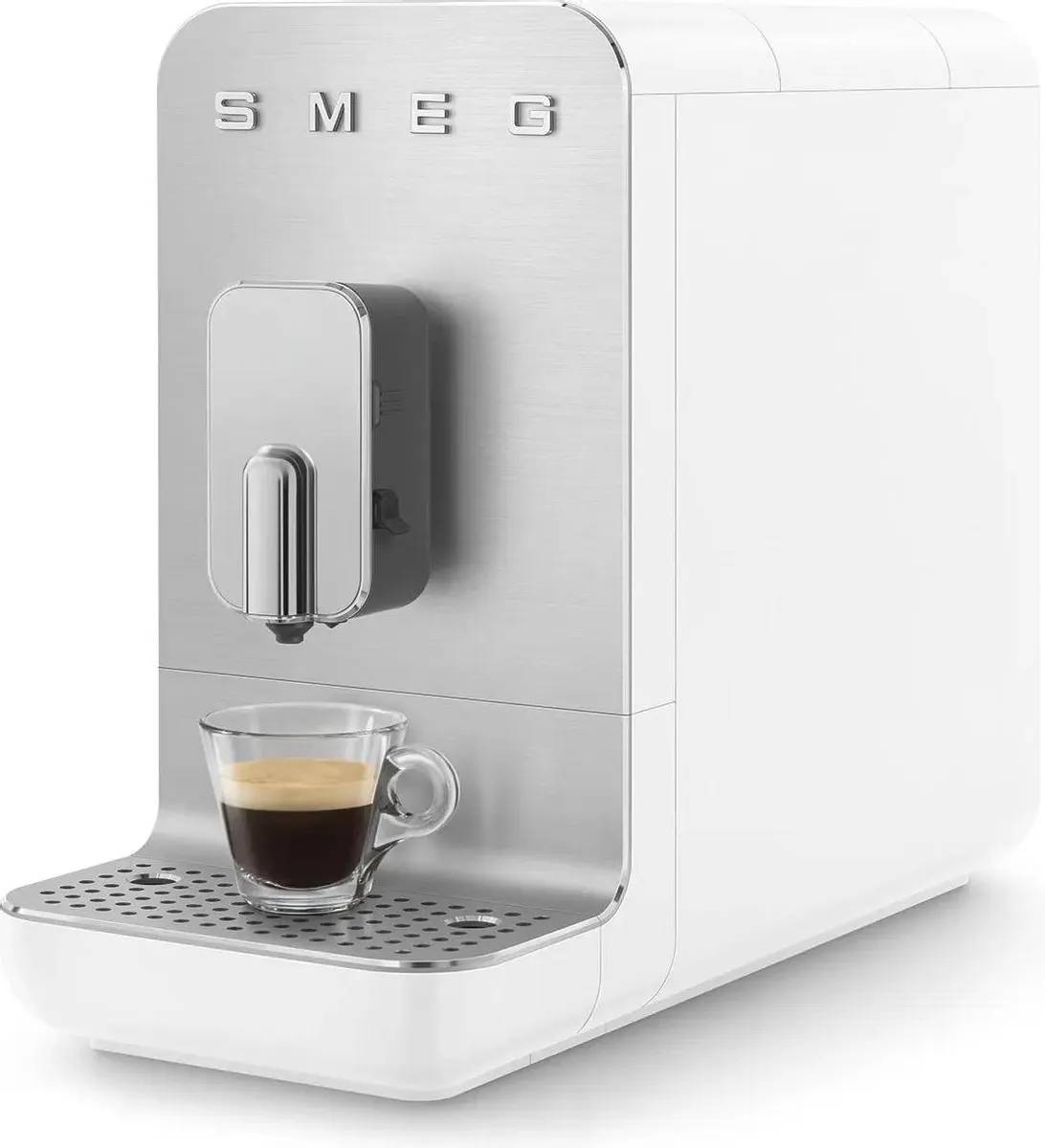 картинка Кофемашина автоматическая SMEG BCC13whmeu от магазина КомпьютерЦентр