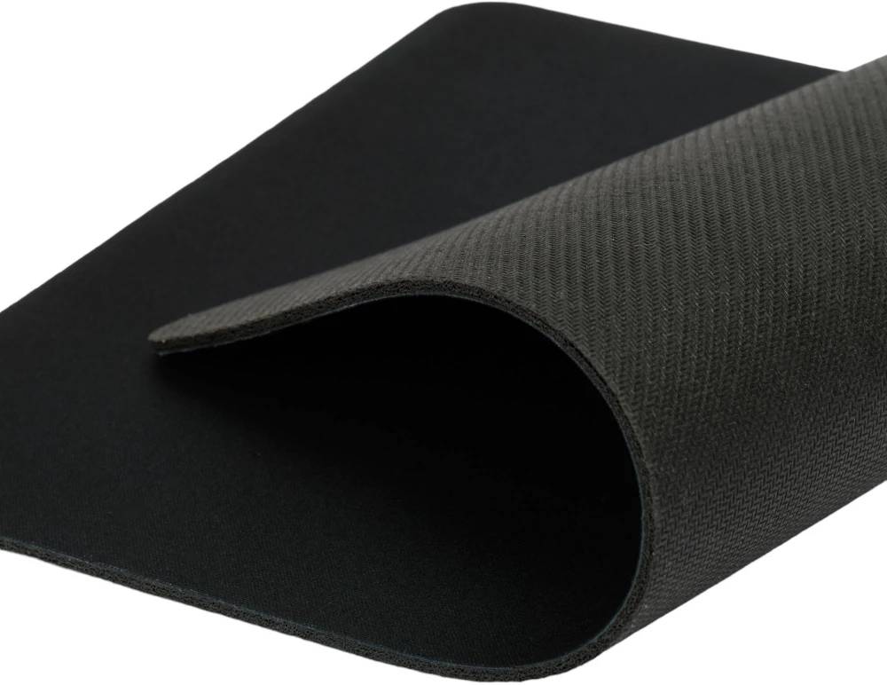 картинка Коврик для мыши Gembird MP-35-25-BLACK, черный, 350х250х3мм, ткань+резина, пакет от магазина КомпьютерЦентр