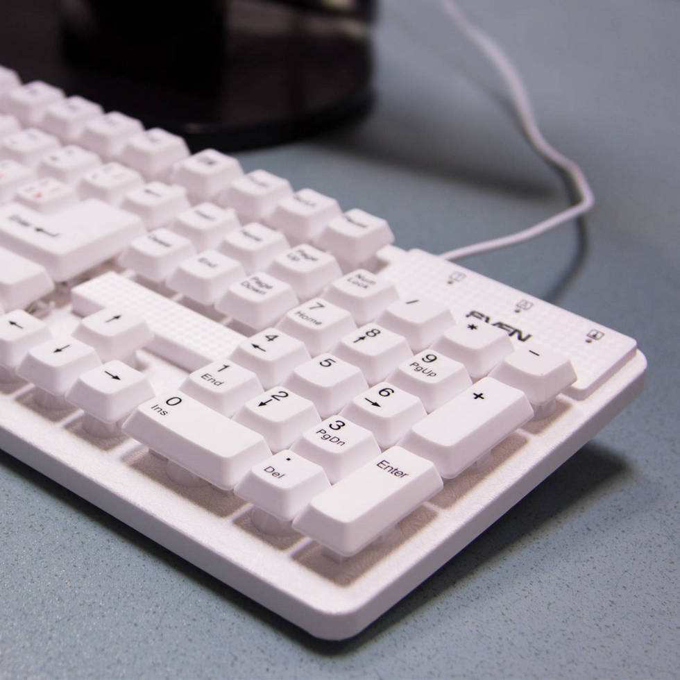 картинка Клавиатура Sven Standard 301 White (SV-03100301UW) от магазина КомпьютерЦентр