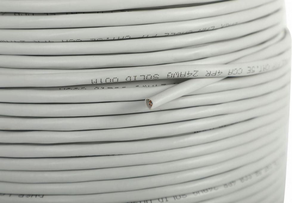 картинка Кабель FTP Ningbo 4 Paris Cat5E 305m 0.5mm solid CCA molded Gray CCA-050 Катушка (1649798) от магазина КомпьютерЦентр