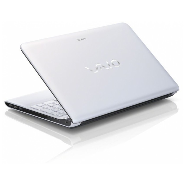 картинка Ноутбук Sony Vaio SV-E1512L1R/W White (SV-E1512L1R/W) от магазина КомпьютерЦентр