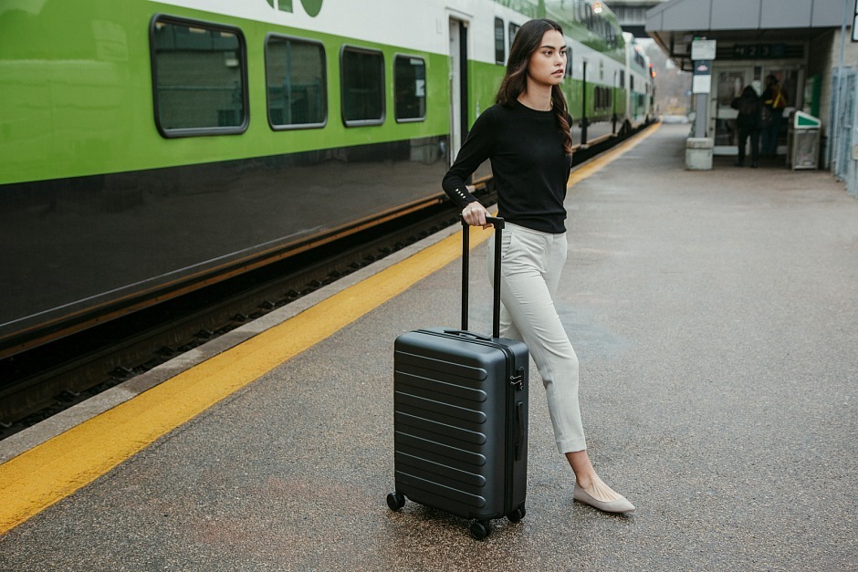 картинка Чемодан Xiaomi Ninetygo Rhine Luggage 24 Black от магазина КомпьютерЦентр