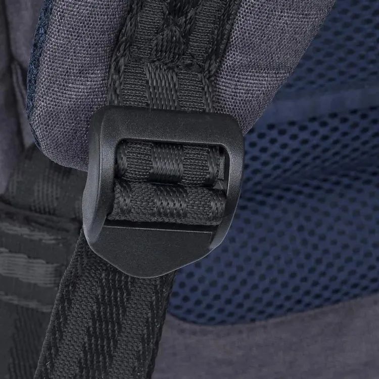 картинка Рюкзак для ноутбука Riva 7765 15.6'' Черный (7765 Black) от магазина КомпьютерЦентр