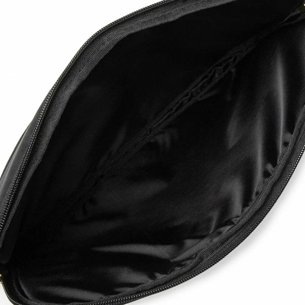 картинка Сумка Guess для ноутбуков 13'' Nylon computer sleeve with Triangle metal logo Black от магазина КомпьютерЦентр
