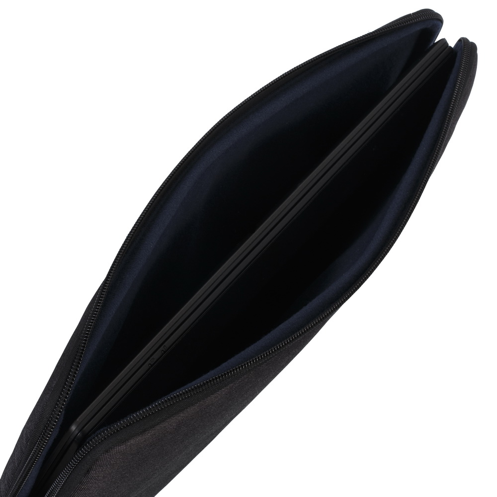 картинка Чехол для ноутбука 14'' Riva 7704 черный полиэстер от магазина КомпьютерЦентр