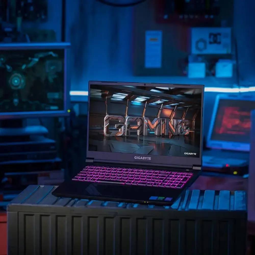 картинка Ноутбук Gigabyte G5 MF5-52KZ353SD, 15.6'', IPS, 16Gb DDR5, 512Gb SSD, GeForce RTX 4050 6 Gb, черный от магазина КомпьютерЦентр
