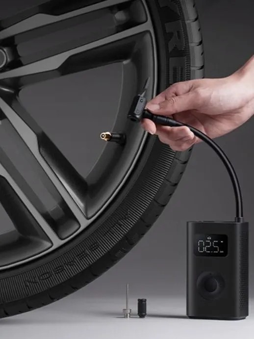 картинка Насос портативный Xiaomi Mijia Portable Electric Air Compressor 2D MJCQB07QWS BHR07SOCN Black от магазина КомпьютерЦентр