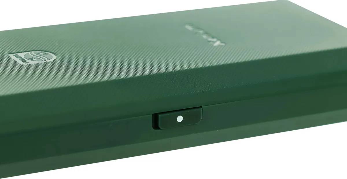 картинка Телефон мобильный Philips E2301 2.8'' Green от магазина КомпьютерЦентр