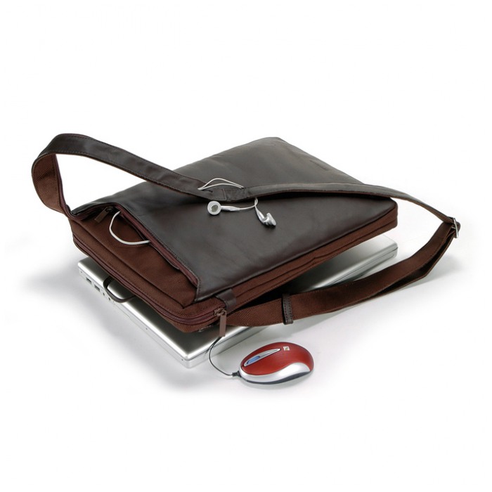 картинка Сумка Tucano Flat case small x 13″ Brown (BFIS-M) от магазина КомпьютерЦентр