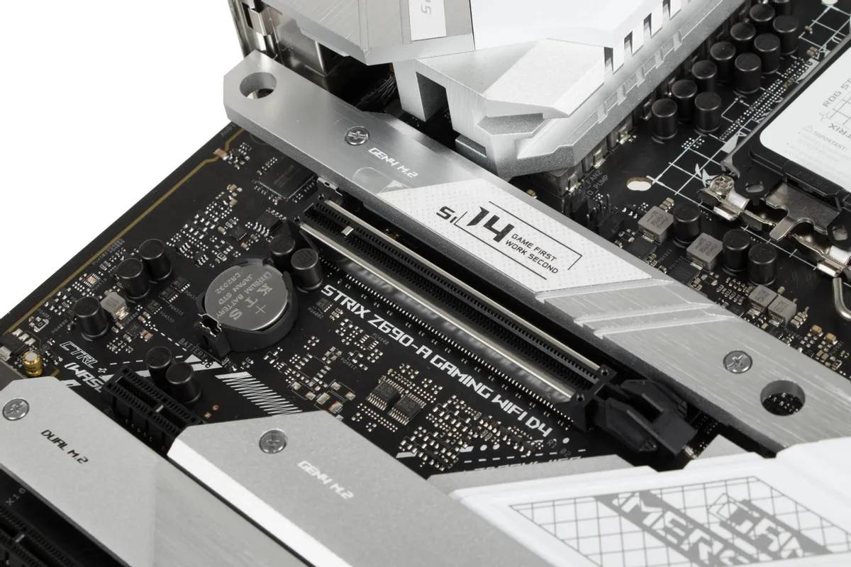 картинка Материнская плата Asus ROG STRIX Z690-A GAMING WIFI D4 LGA1700 Intel Z690 ATX 4xDDR4 RTL от магазина КомпьютерЦентр