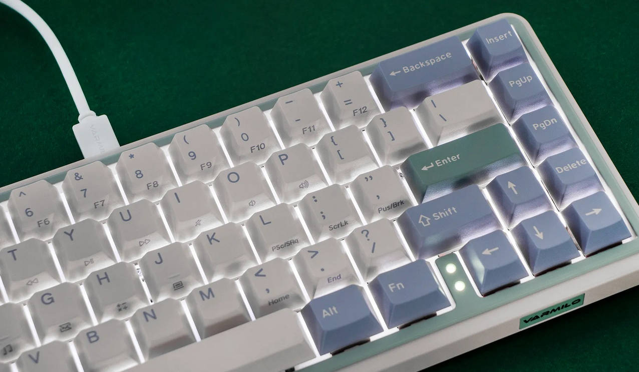 картинка Игровая клавиатура Varmilo Eucalyptus VXH67 (Kailh Prestige Red) от магазина КомпьютерЦентр