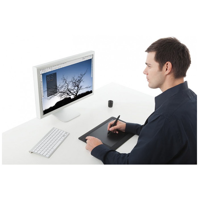 картинка Графический планшет Wacom Intuos5 Touch L (large) Pen&Touch (PTH-850-RU) от магазина КомпьютерЦентр