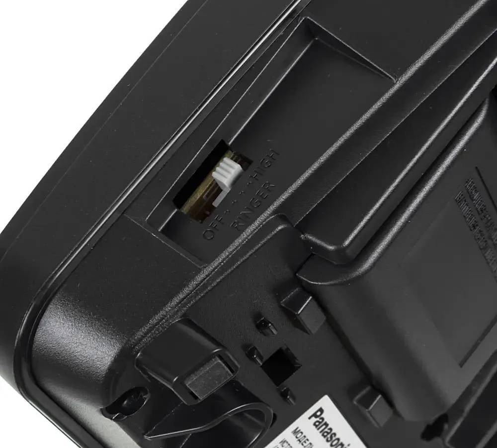 картинка Телефон Panasonic KX-TS2358RUB; Черний от магазина КомпьютерЦентр