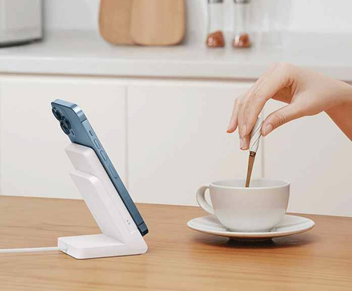 картинка Беспроводной магнитный аккумулятор Xiaomi Magnetic Wireless Power Bank 5000mAh Magsafe P05ZM White от магазина КомпьютерЦентр
