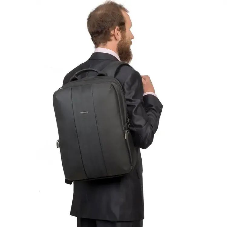картинка Рюкзак для ноутбука Riva 8165 15.6'' Черный (8165 Black) от магазина КомпьютерЦентр