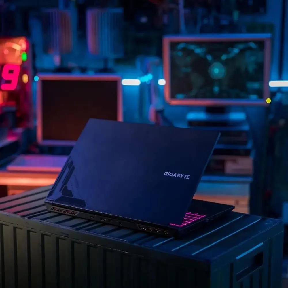 картинка Ноутбук Gigabyte G5 MF5-52KZ353SD, 15.6'', IPS, 16Gb DDR5, 512Gb SSD, GeForce RTX 4050 6 Gb, черный от магазина КомпьютерЦентр
