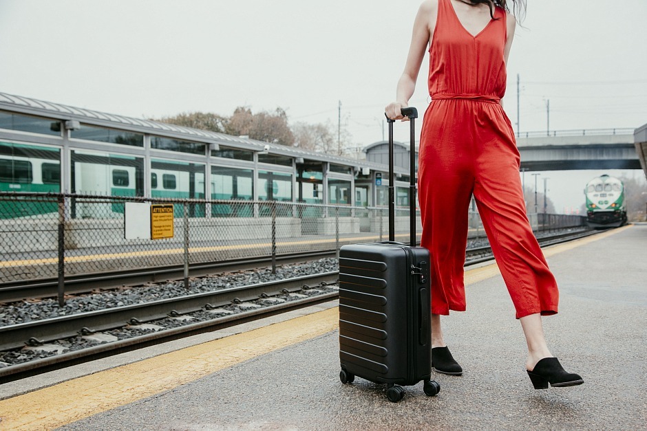 картинка Чемодан Xiaomi Ninetygo Rhine Luggage 24 Black от магазина КомпьютерЦентр