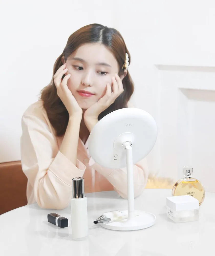картинка Зеркало для макияжа Xiaomi DOCO Daylight Mirror HZJ001 White от магазина КомпьютерЦентр