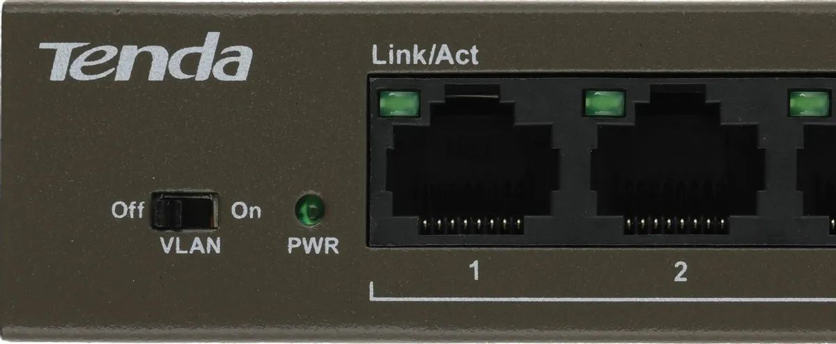 картинка Switch 9-port Tenda TEG1109P-8-102W 9PORT 10/ 100/ 1000M от магазина КомпьютерЦентр