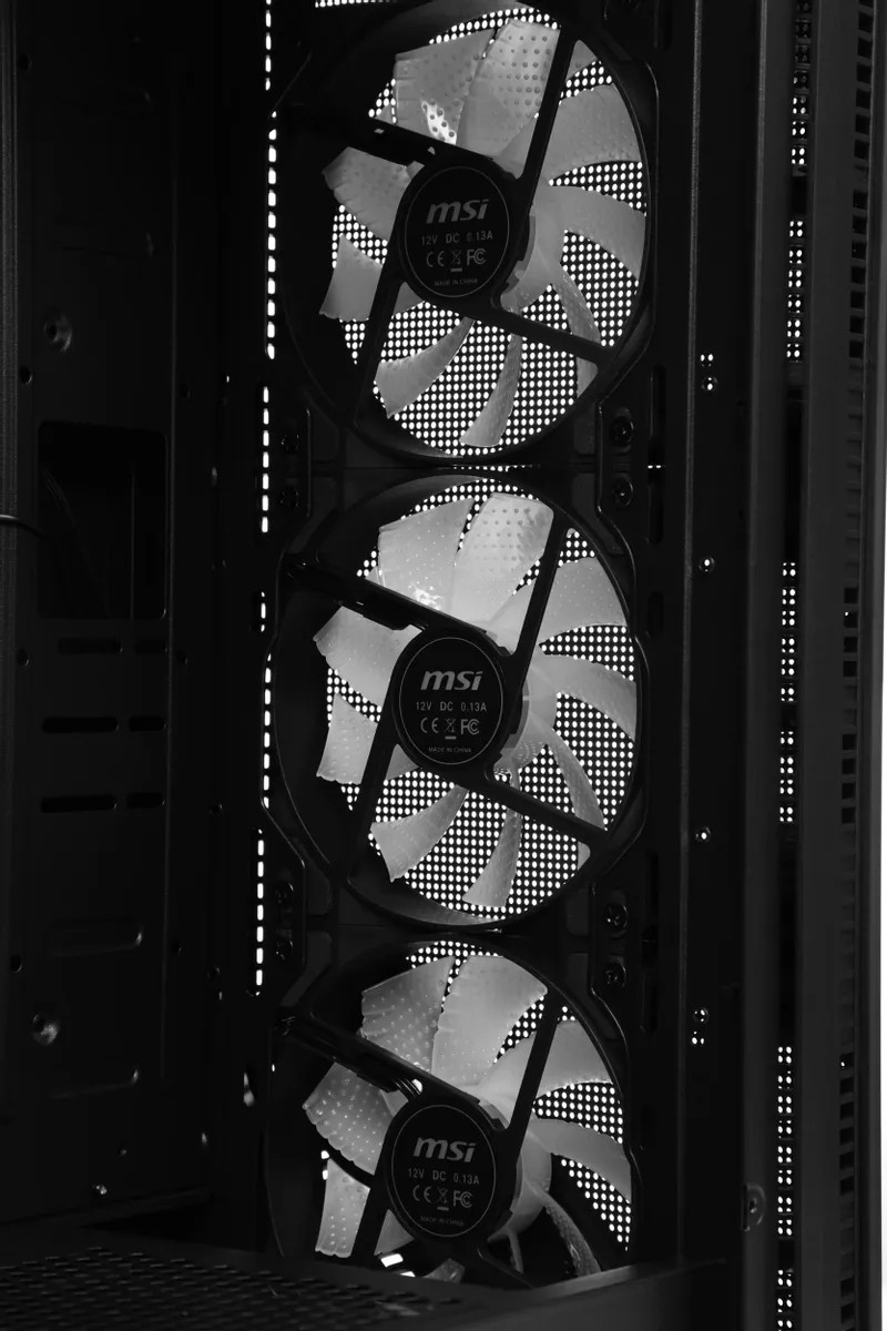 картинка Корпус MSI MAG Forge 120A черный без БП ATX, 306-7G23A21-809 от магазина КомпьютерЦентр