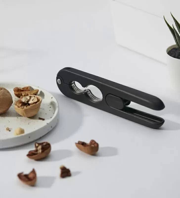 картинка Орехокол Xiaomi HuoHou Nut Clip HU0173 Black от магазина КомпьютерЦентр