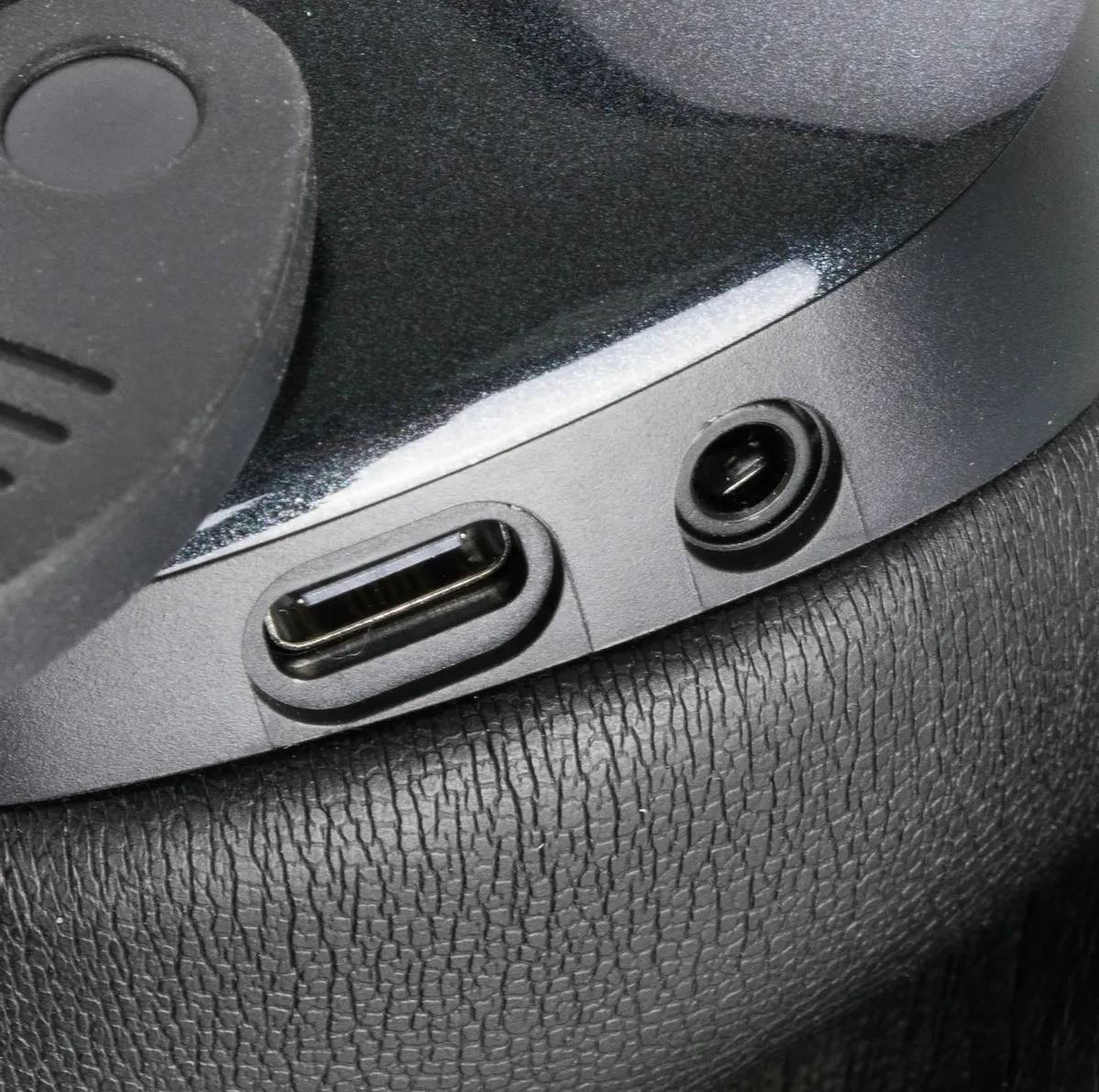 картинка Гарнитура игровая JBL Quantum 400 Black от магазина КомпьютерЦентр