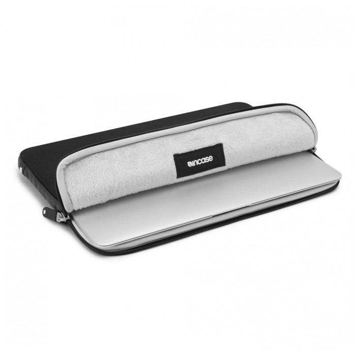 картинка Чехол InCase Neoprene Pro Sleeve Black for MacBook Air 13'' (CL60224) от магазина КомпьютерЦентр