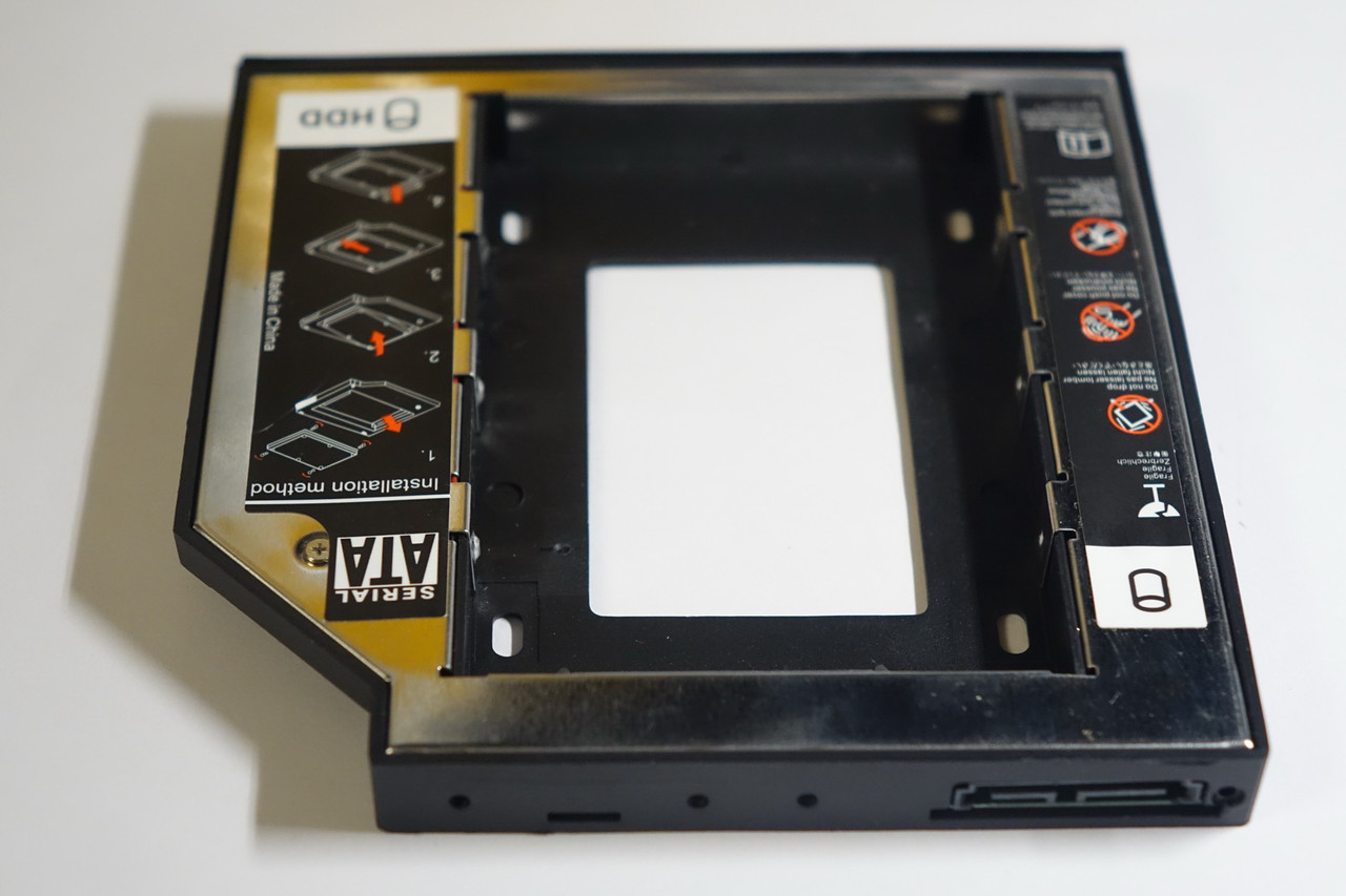 картинка Оптибей HDD 12,7мм Plastic Case от магазина КомпьютерЦентр